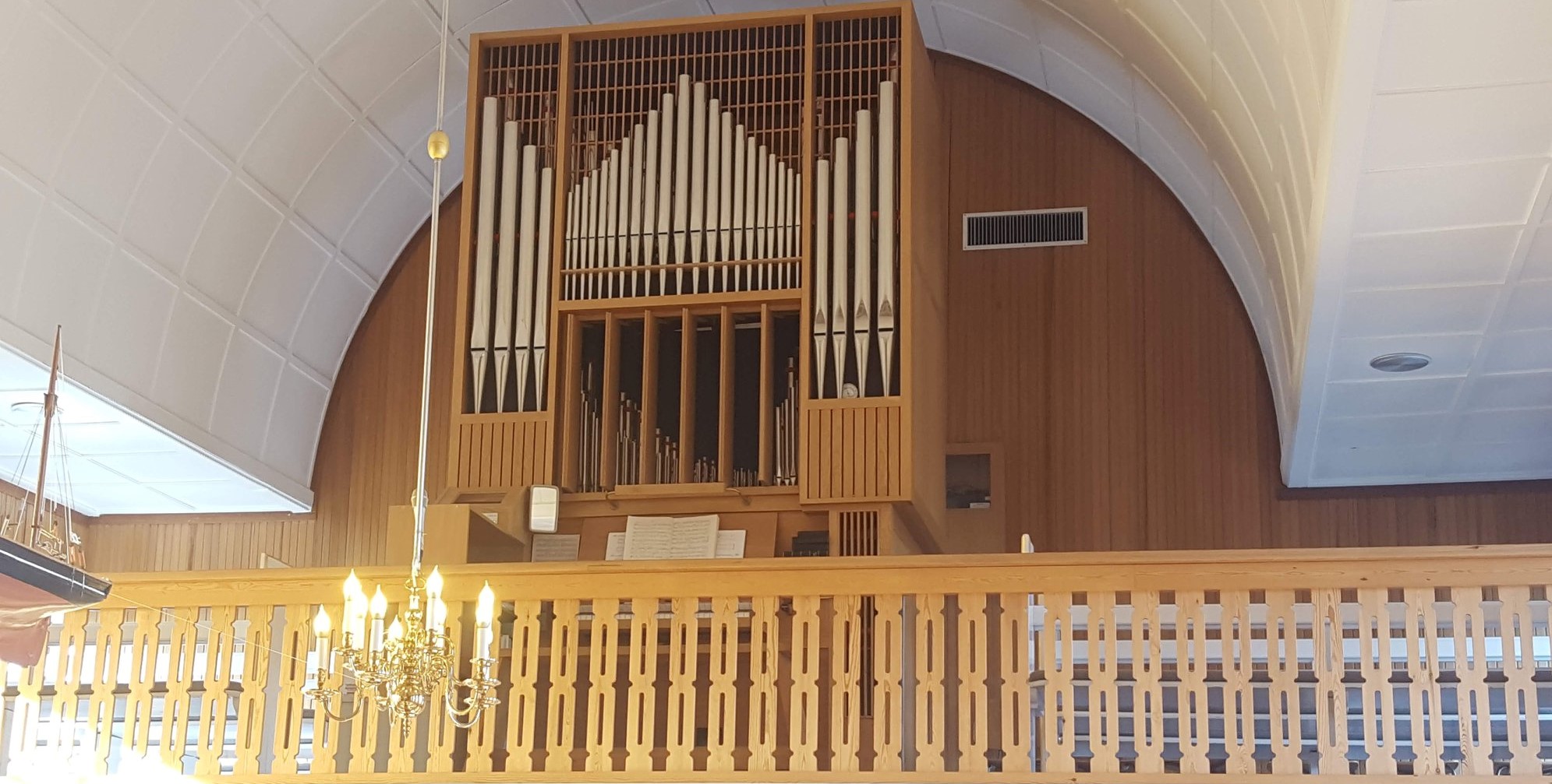 Orglið í Skála kirkju
